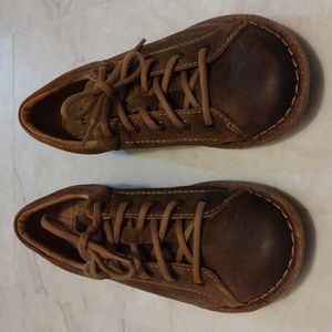 Born Brown Leather Lace-Up Casual Sneakers